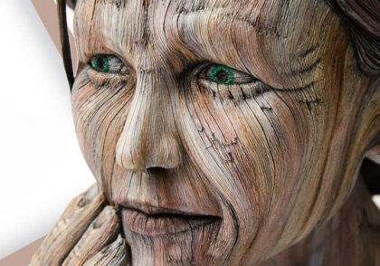 مجسمه چوبی بحرالفنون